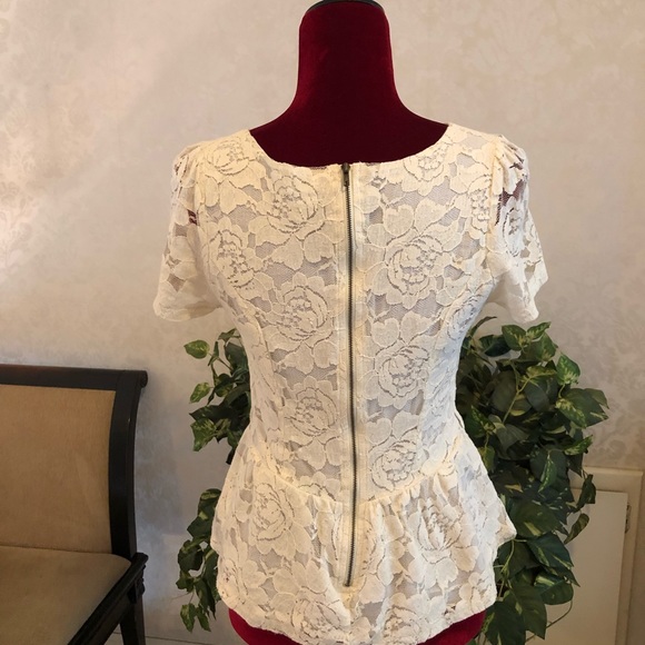 Hearts Brand Lace Fitted Blouse, Size Medium - Picture 4 of 8